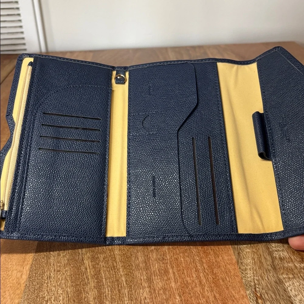 Zoppen Blue Pebbled Manmade Leather Travel Wallet